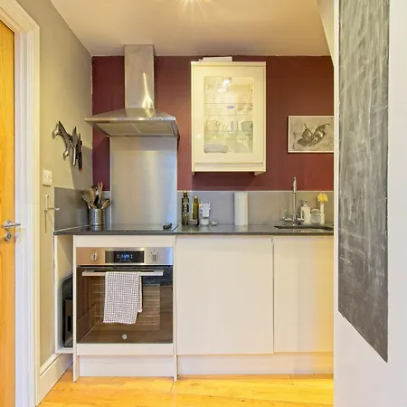 28a St Matthews Rd *