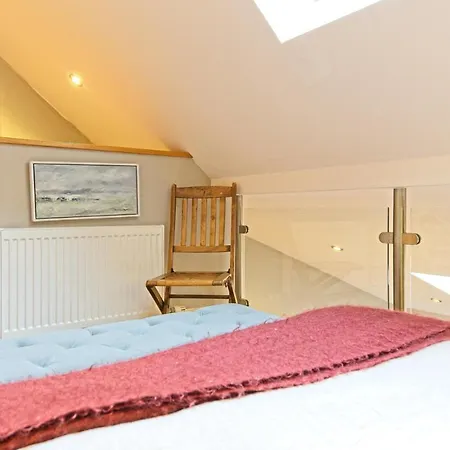 28a St Matthews Rd * Bristol